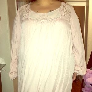 Cute pink top. New without tags. Avenue